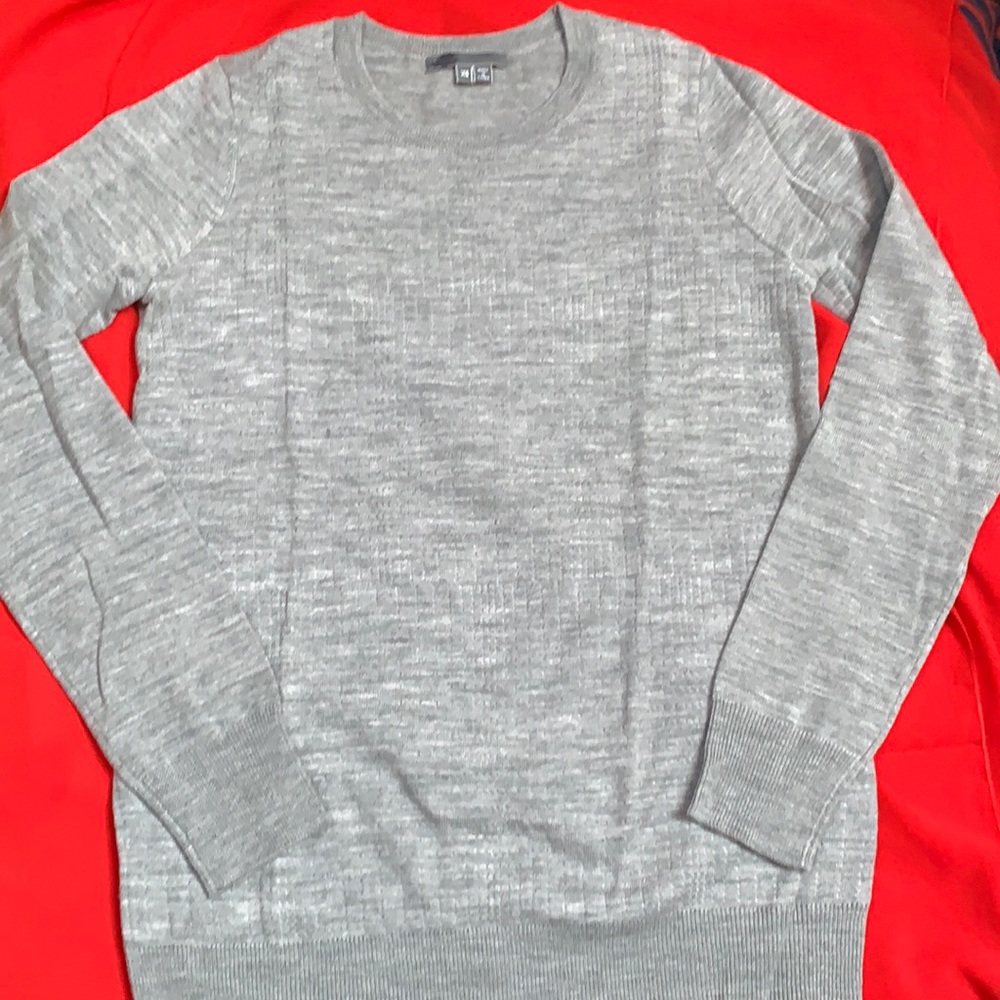 Vince XS grey light wool crew. NWT!